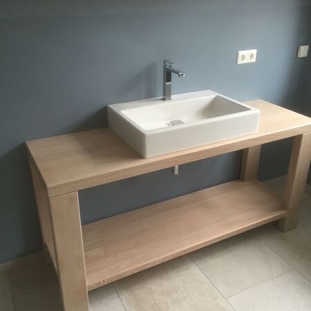 Badezimmertisch nach Maß
